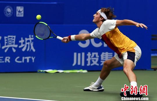 名满天下 名满天下