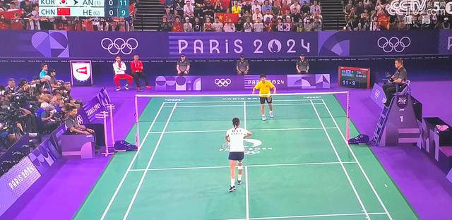 他在场上警 他在场上警