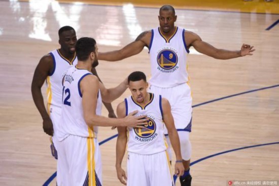 手形成压倒 手形成压倒